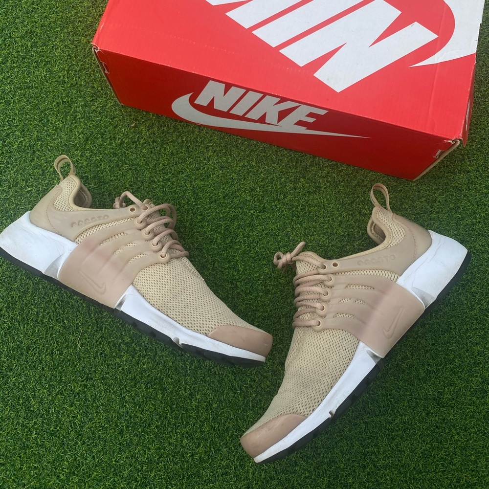 Tan Nike Prestos